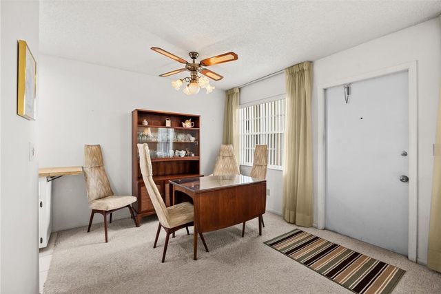 98 Spring Lake Drive 105, Vero Beach, FL 32962