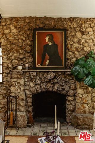 8337 Lookout Mountain Avenue, Los Angeles, CA 90046