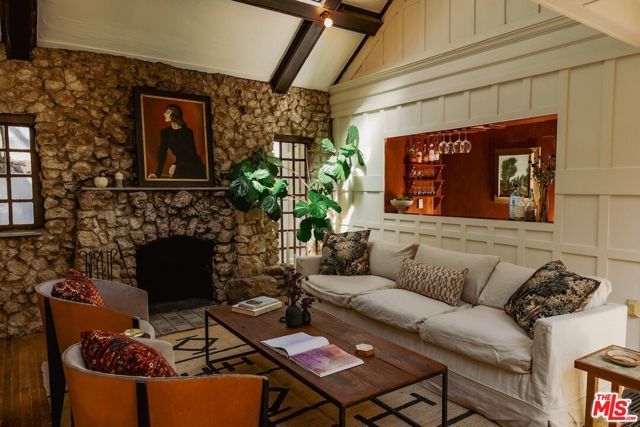 8337 Lookout Mountain Avenue, Los Angeles, CA 90046
