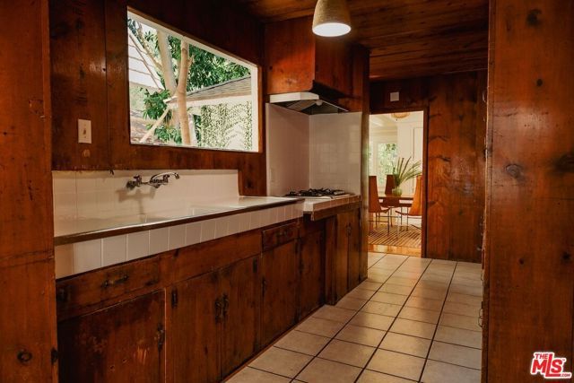 8337 Lookout Mountain Avenue, Los Angeles, CA 90046