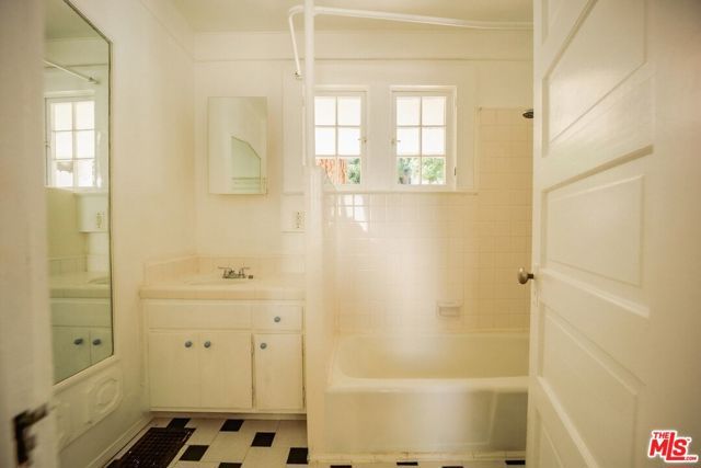 8337 Lookout Mountain Avenue, Los Angeles, CA 90046