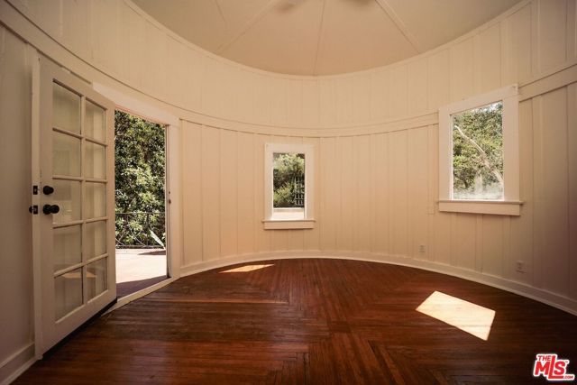 8337 Lookout Mountain Avenue, Los Angeles, CA 90046
