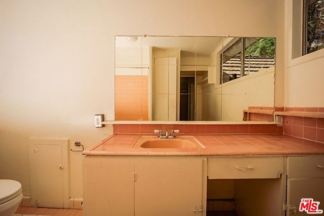 8337 Lookout Mountain Avenue, Los Angeles, CA 90046