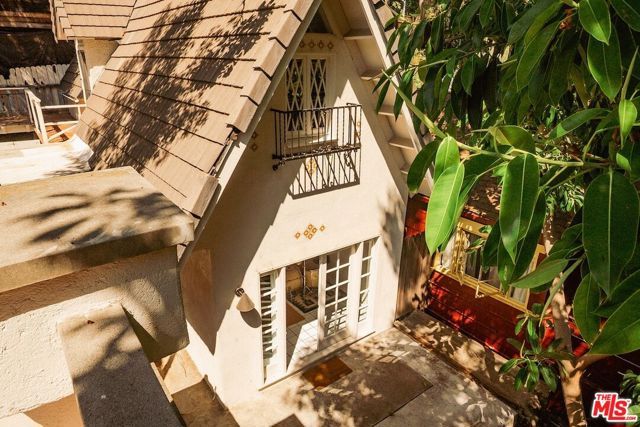 8337 Lookout Mountain Avenue, Los Angeles, CA 90046