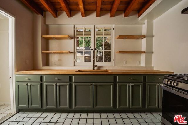 8337 Lookout Mountain Avenue, Los Angeles, CA 90046