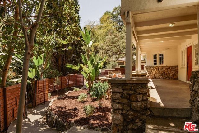 8337 Lookout Mountain Avenue, Los Angeles, CA 90046