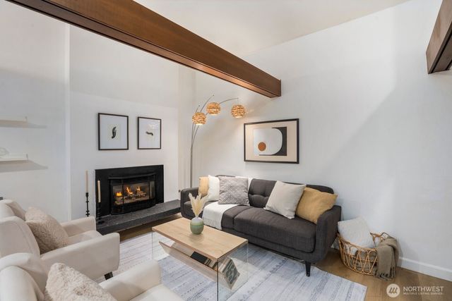 1520 Sycamore Drive SE, Issaquah, WA 98027