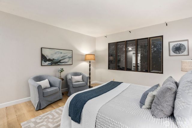1520 Sycamore Drive SE, Issaquah, WA 98027