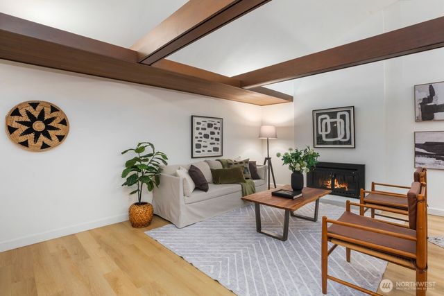 1520 Sycamore Drive SE, Issaquah, WA 98027