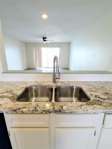 500 Tiki Drive 107, Tiki Island, TX 77554