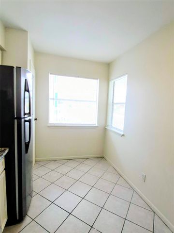 500 Tiki Drive 107, Tiki Island, TX 77554