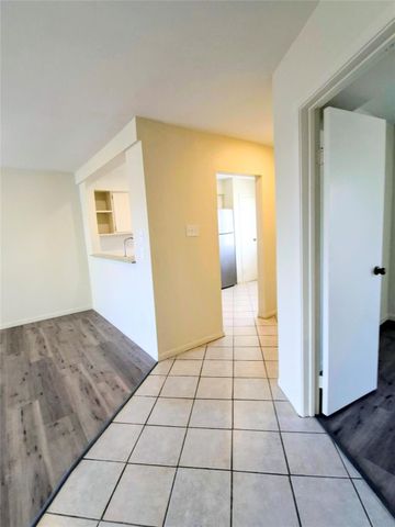 500 Tiki Drive 107, Tiki Island, TX 77554