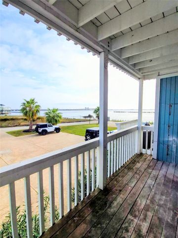 500 Tiki Drive 107, Tiki Island, TX 77554