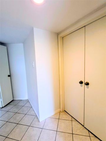 500 Tiki Drive 107, Tiki Island, TX 77554