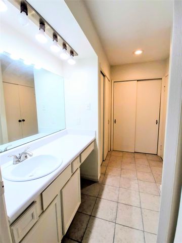 500 Tiki Drive 107, Tiki Island, TX 77554