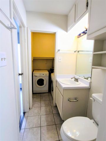 500 Tiki Drive 107, Tiki Island, TX 77554