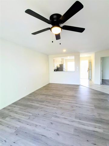 500 Tiki Drive 107, Tiki Island, TX 77554