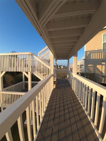 500 Tiki Drive 107, Tiki Island, TX 77554