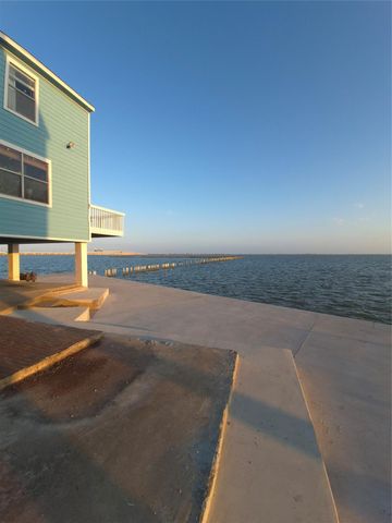 500 Tiki Drive 107, Tiki Island, TX 77554