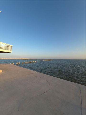 500 Tiki Drive 107, Tiki Island, TX 77554