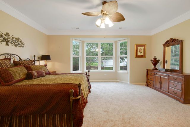 585 Tuscan View Drive, Elgin, IL 60124