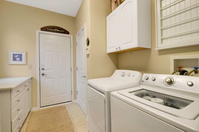 585 Tuscan View Drive, Elgin, IL 60124