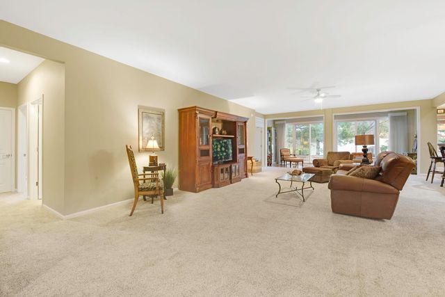 585 Tuscan View Drive, Elgin, IL 60124