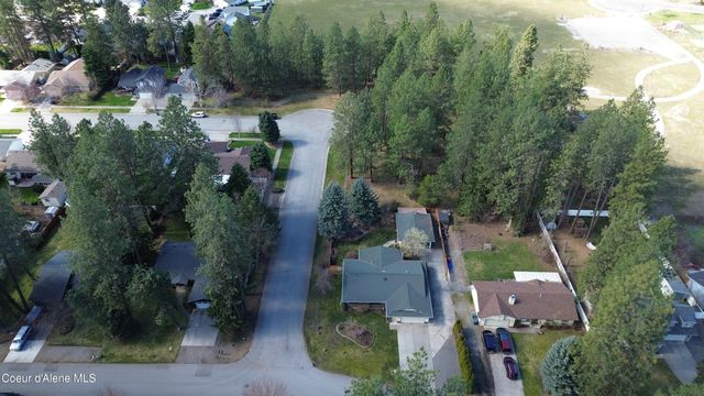 5716 N Parkwood Cir, Coeur D'alene, ID 83815