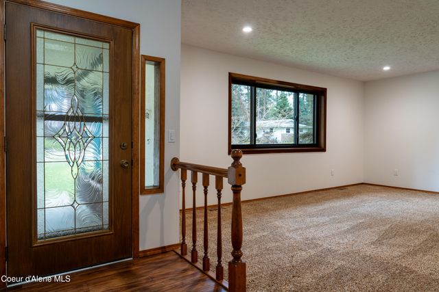 5716 N Parkwood Cir, Coeur D'alene, ID 83815