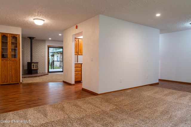 5716 N Parkwood Cir, Coeur D'alene, ID 83815