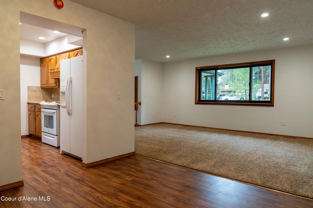 5716 N Parkwood Cir, Coeur D'alene, ID 83815