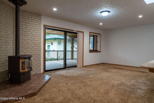 5716 N Parkwood Cir, Coeur D'alene, ID 83815