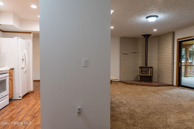 5716 N Parkwood Cir, Coeur D'alene, ID 83815