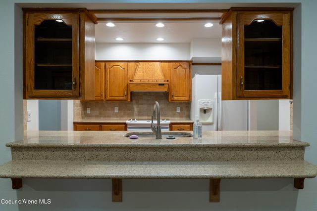 5716 N Parkwood Cir, Coeur D'alene, ID 83815