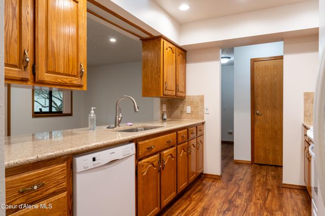 5716 N Parkwood Cir, Coeur D'alene, ID 83815