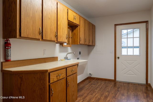 5716 N Parkwood Cir, Coeur D'alene, ID 83815