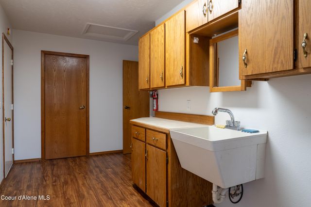 5716 N Parkwood Cir, Coeur D'alene, ID 83815