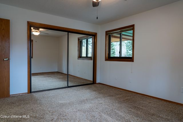 5716 N Parkwood Cir, Coeur D'alene, ID 83815