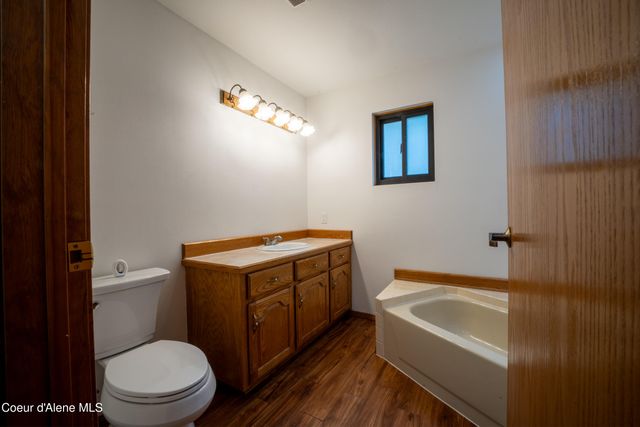 5716 N Parkwood Cir, Coeur D'alene, ID 83815