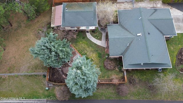 5716 N Parkwood Cir, Coeur D'alene, ID 83815