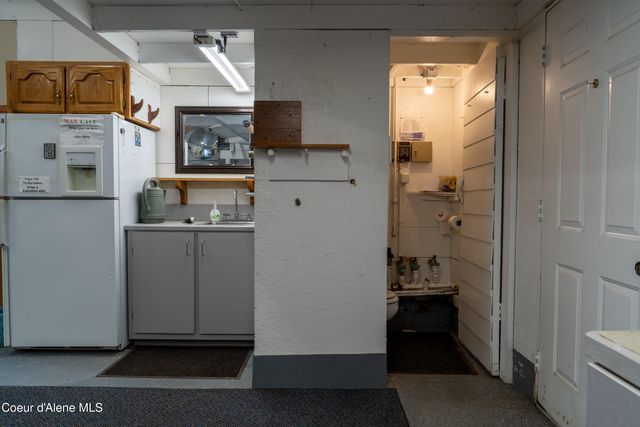 5716 N Parkwood Cir, Coeur D'alene, ID 83815