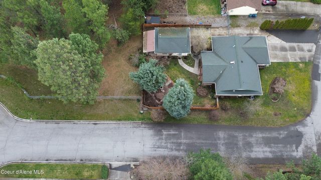 5716 N Parkwood Cir, Coeur D'alene, ID 83815