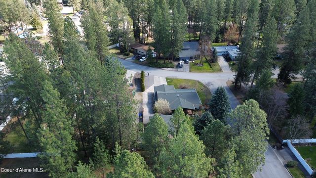 5716 N Parkwood Cir, Coeur D'alene, ID 83815