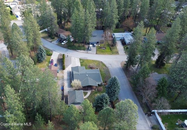 5716 N Parkwood Cir, Coeur D'alene, ID 83815