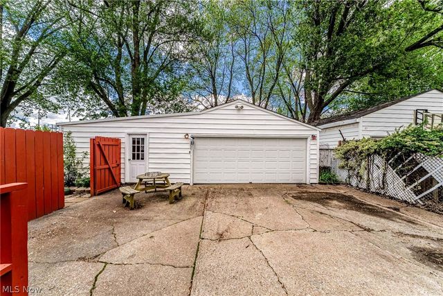 380 Broadway Street, Amherst, OH 44001