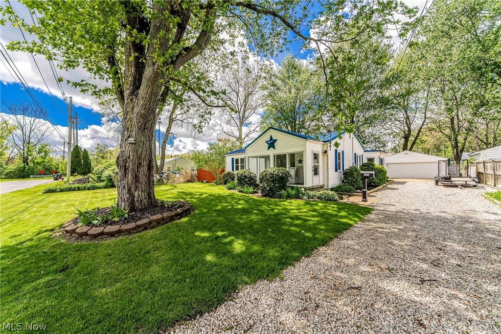 380 Broadway Street, Amherst, OH 44001