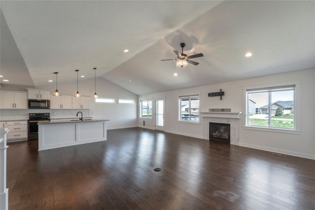 1408 NE 49th Street, Ankeny, IA 50021