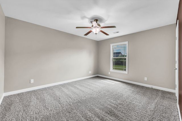 1843 Deerstand Dr, Clarksville, TN 37042