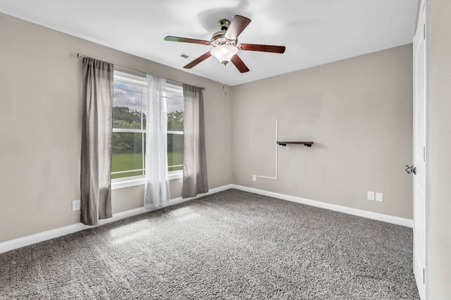 1843 Deerstand Dr, Clarksville, TN 37042