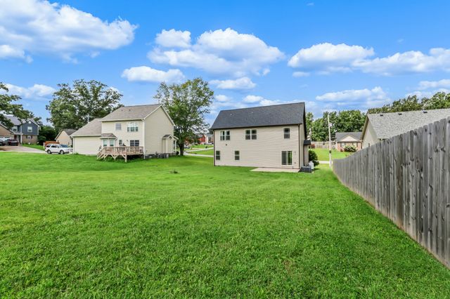 1843 Deerstand Dr, Clarksville, TN 37042